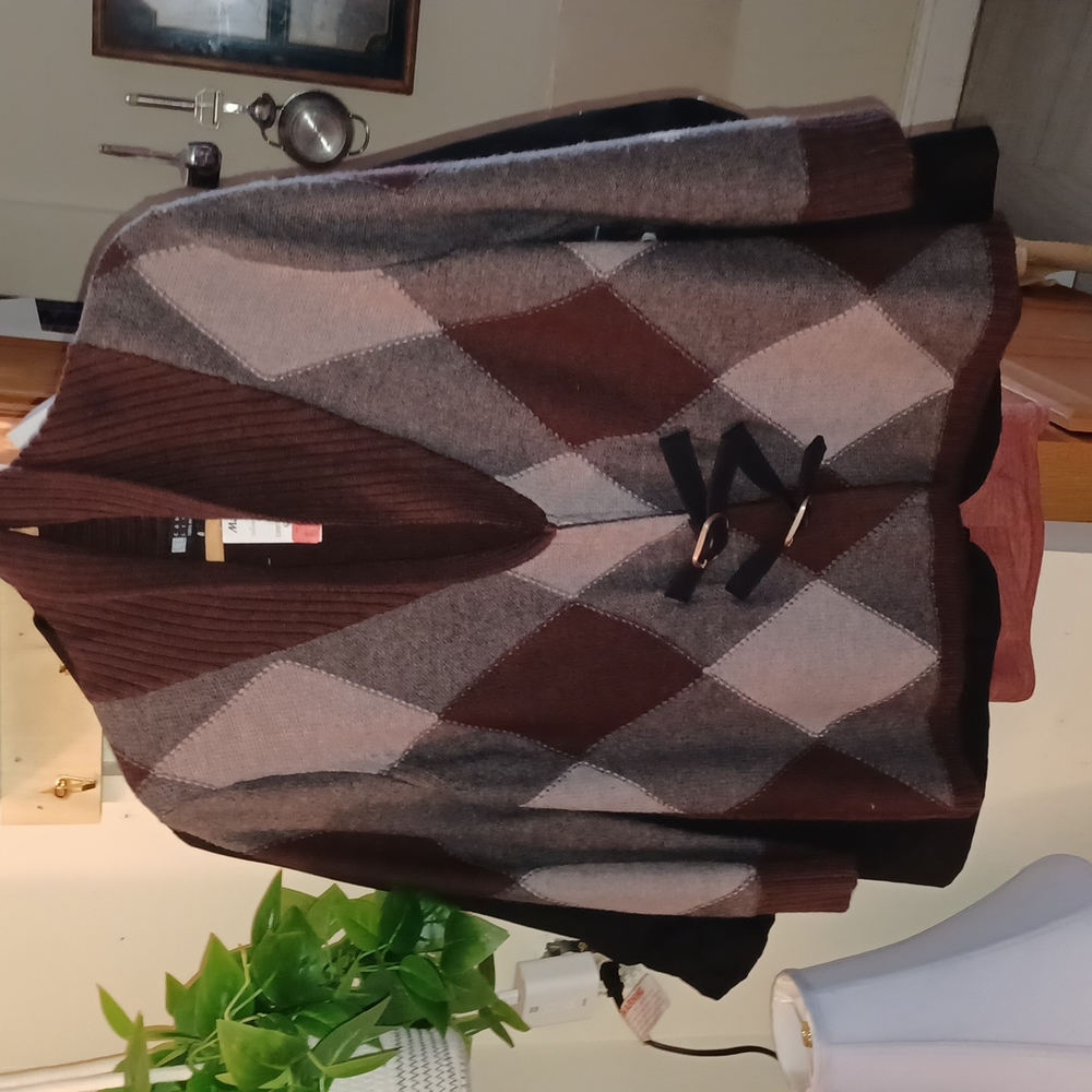 Women's 100% wool sweater